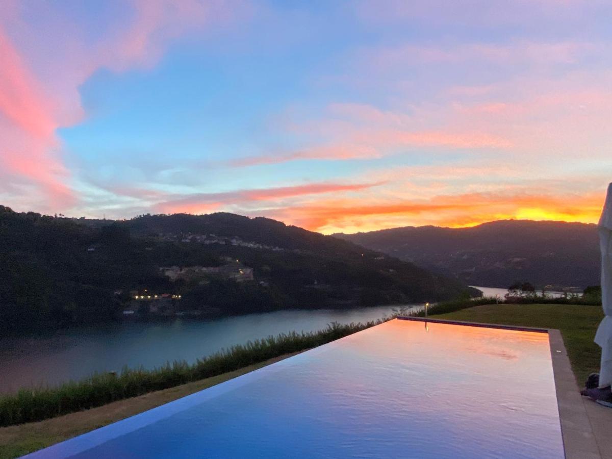 Homestay Casa De Ribadouro *